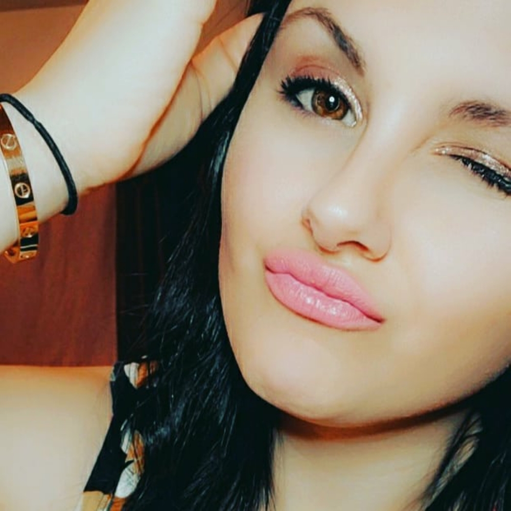 Meet your Posher, Lynnsay